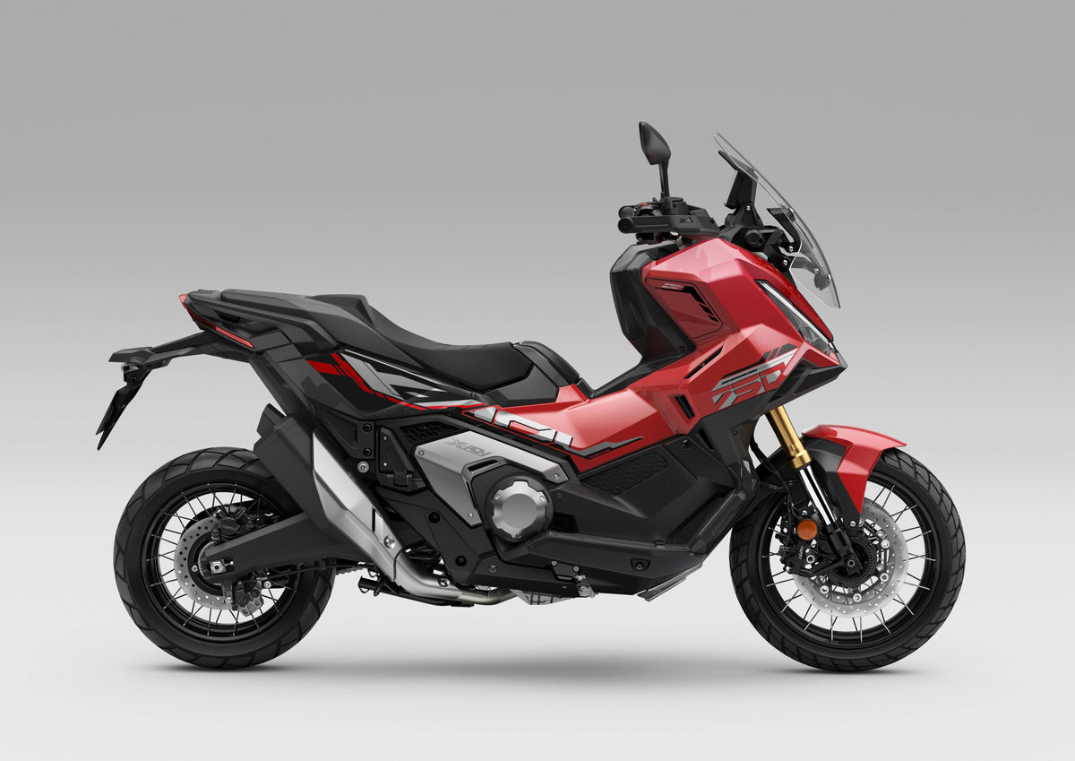 Honda X-ADV 750 2027 SE in Grand Prix Red (R-380), zijaanzicht