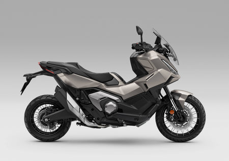 Honda X-ADV 750 2027 in Matte Warm Ash Metallic (YR-386M), zijaanzicht