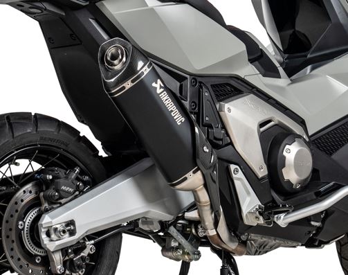 Honda X-ADV 750 met Akrapovič uitlaat